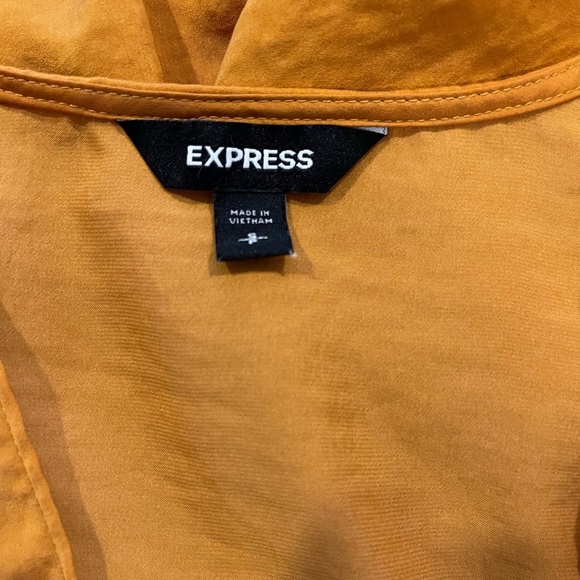 Express Blouse - Picture 5 of 5